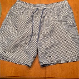 Men’s Vineyard Vines swim trunks! Size Large!